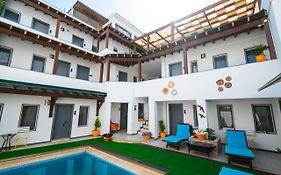 7 Art Feslegen Hotel By Egeos
